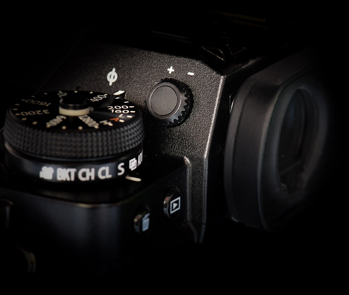 diopter adjustment dial on Fujifilm X-T3